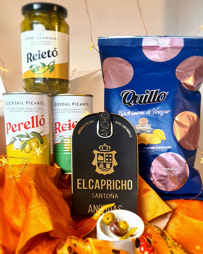 Gilda Pinxto Christmas Gift. This kit has everything for the best foodie gift hamper. consorcio goldSantona Cantabrian Anchovy( the best anchovies in Ireland we reckon), Perello Gordal Olives,  Reieto Guindilla Green Chillies, Quillo  Gourmet Spanish Crisps. Vera foods Ireleand